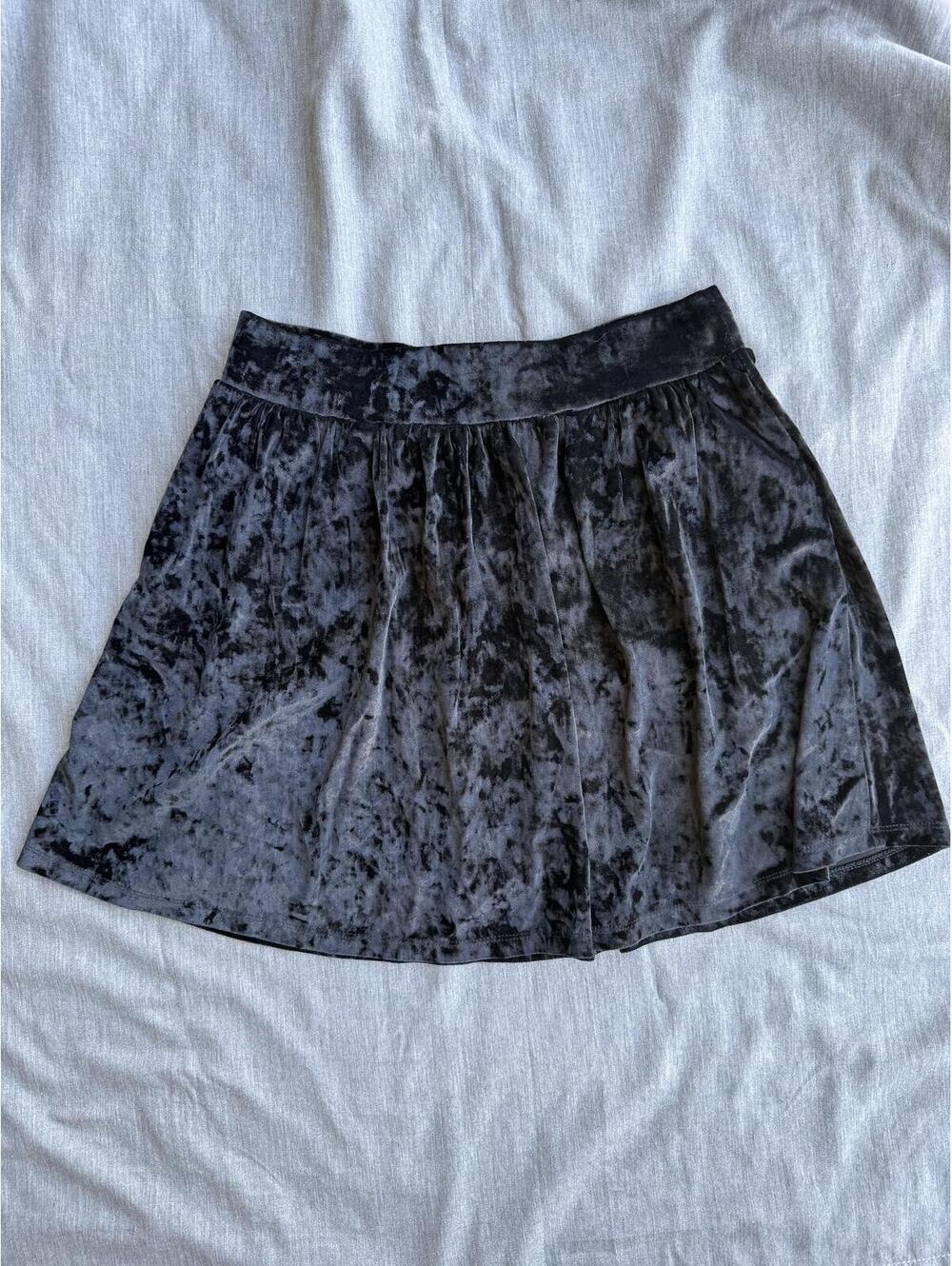 L'AMOUR Nanette Lepore Womens Mini Skirt Size Medium Black Velvet Lined Skater
